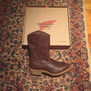 9.5 Red Wing Pecks Leather Boots