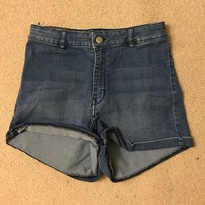 High waist shorts.