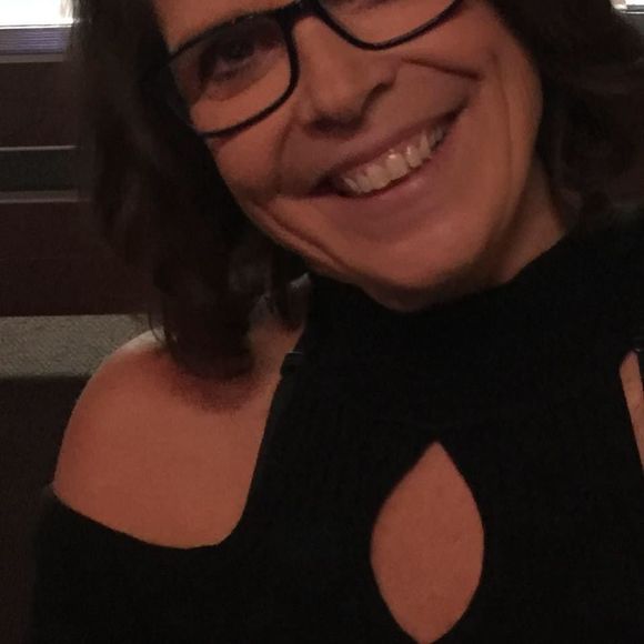 Meet your Posher, Lora