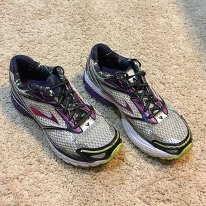 Brooks Ghost 7 Size 9
