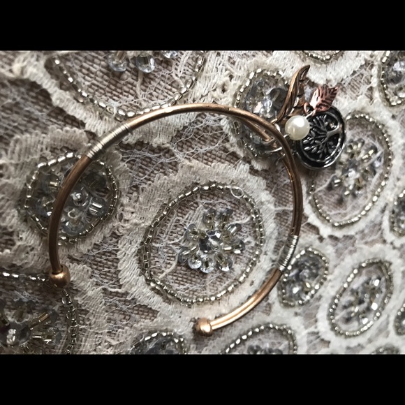 Tree of Life Charm Bangle - Picture 3 of 4