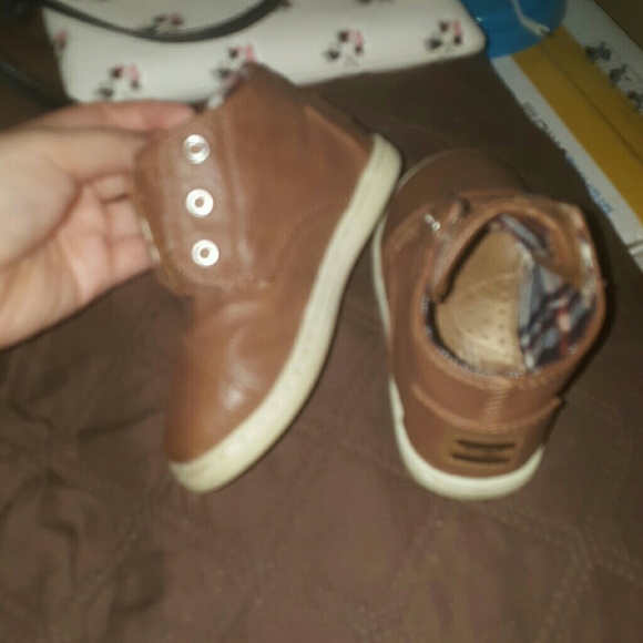 Toms size 6 toddler