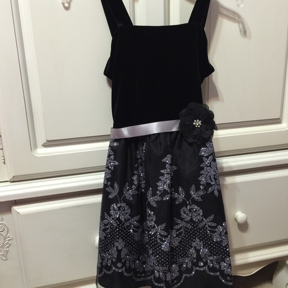 Girls dress
