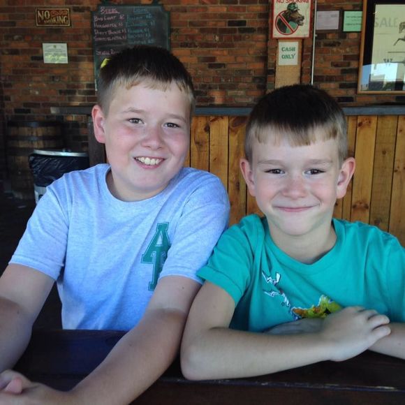 Meet your Posher, Lisa - Picture 1 of 1