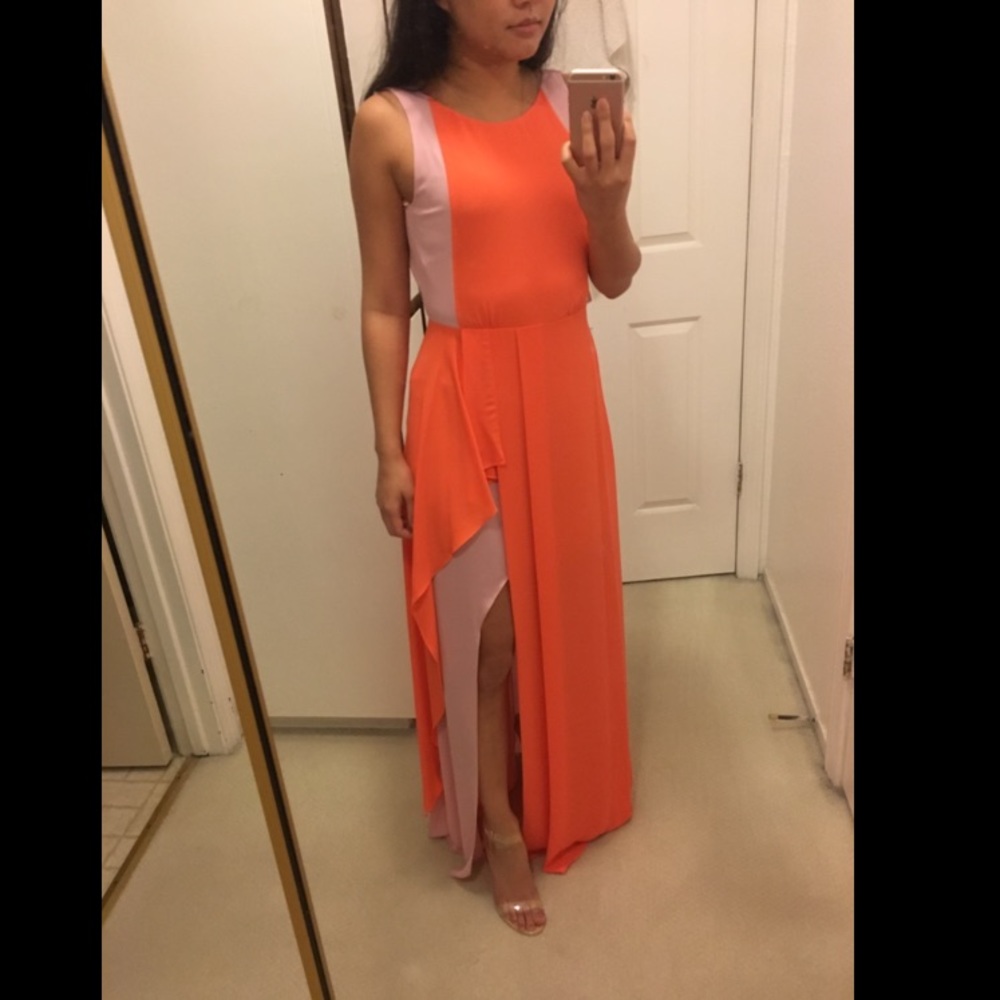 BCBG - color blocked gown - Picture 4 of 8