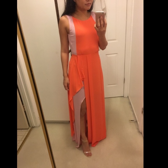 BCBG - color blocked gown - Picture 4 of 8