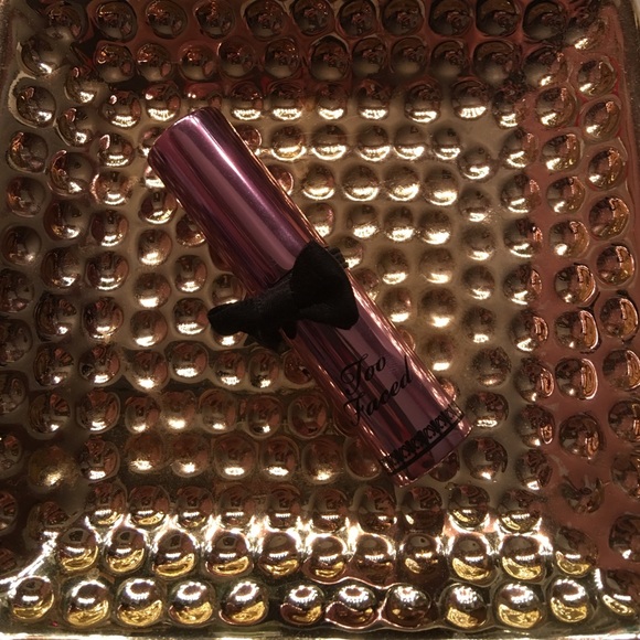 Mini Too Faced brush