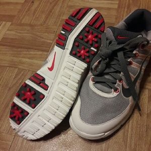 Woman's size 7.5 nike golf shoes