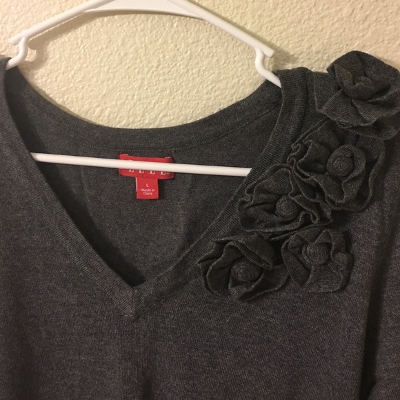 ELLE light knit v-neck sweater