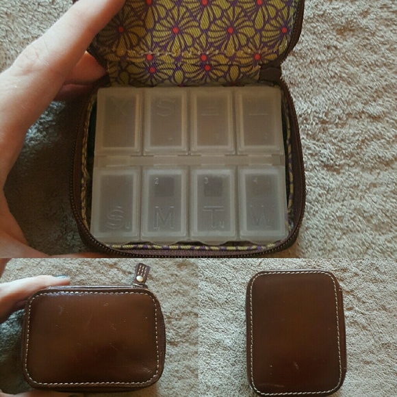 Fossil pill case