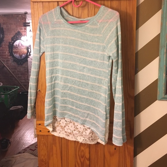 Light Sweater - Picture 1 of 3