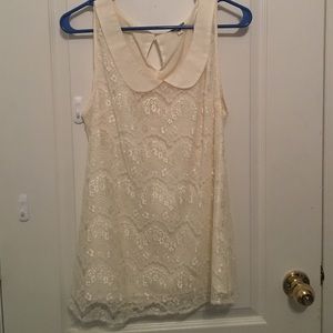 Adorable sleeveless lace top