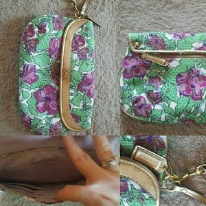 Coach floral wrislet