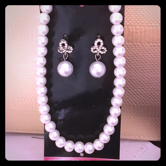Necklace & Earrings set - Picture 1 of 2