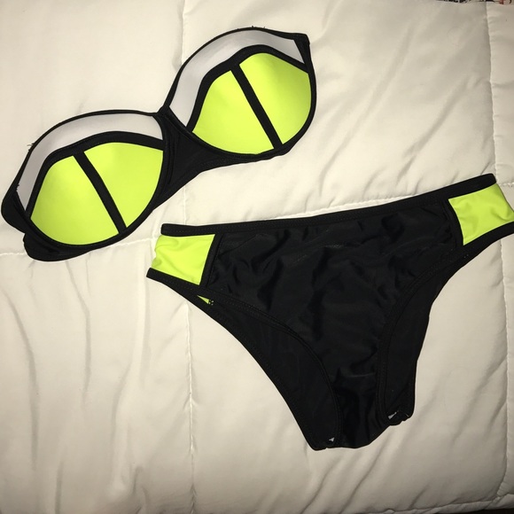 Strapless bikini 👙 - Picture 1 of 1