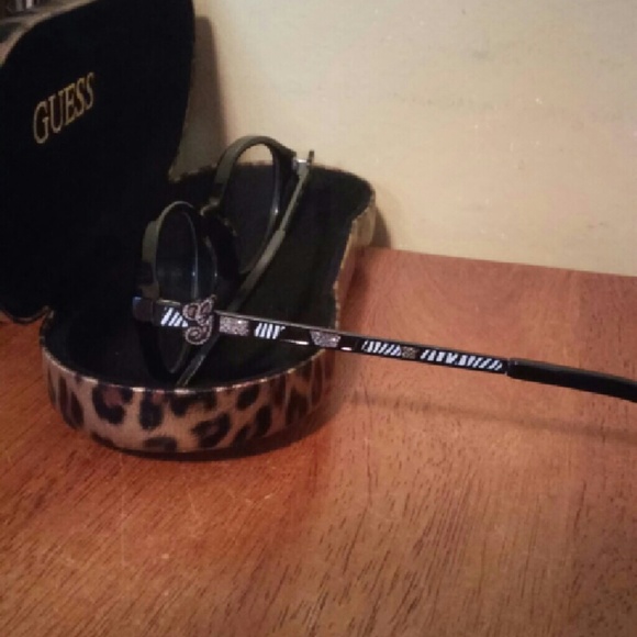 GUESS frame - Picture 3 of 4