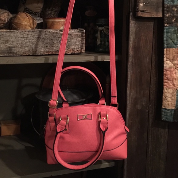 ❌❤️SOLD❤️❌Pretty Pink Crossbody Handbag 💕🎀 - Picture 1 of 4