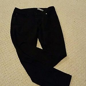Amazing black demi curve skinny jeans!!!