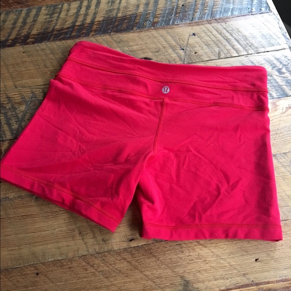 Lululemon Athletica Red Groove shorts size 8