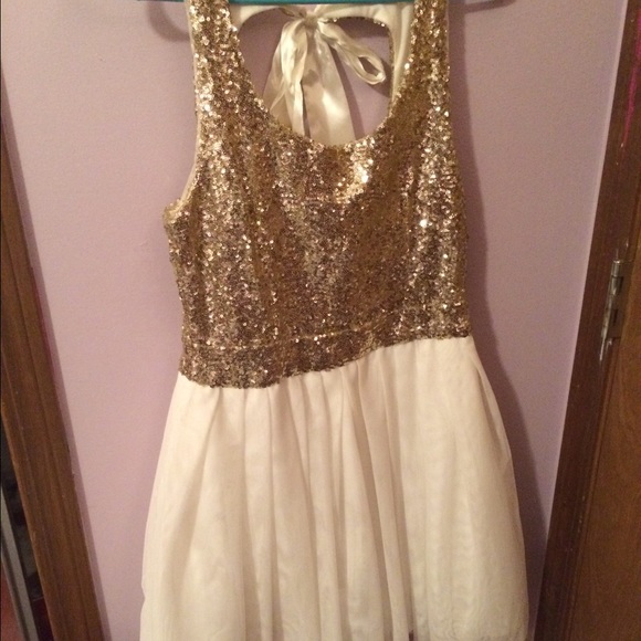 Cream and Gold formal dress - Picture 1 of 3