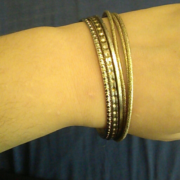 Jewelry - ($1) Silver Bangle Bundle