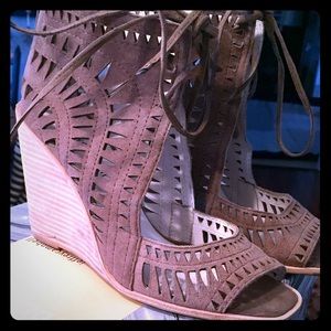 Jeffrey Campbell Rodillo wedge bootie sz 8