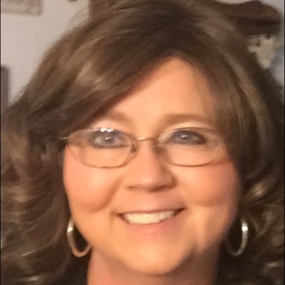 Meet your Posher, Cathie - Picture 1 of 1
