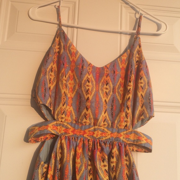 Print Maxi Dress - Picture 3 of 4