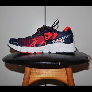*NEVER WORN* FILA running shoes
