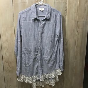 Umgee tunic with lace