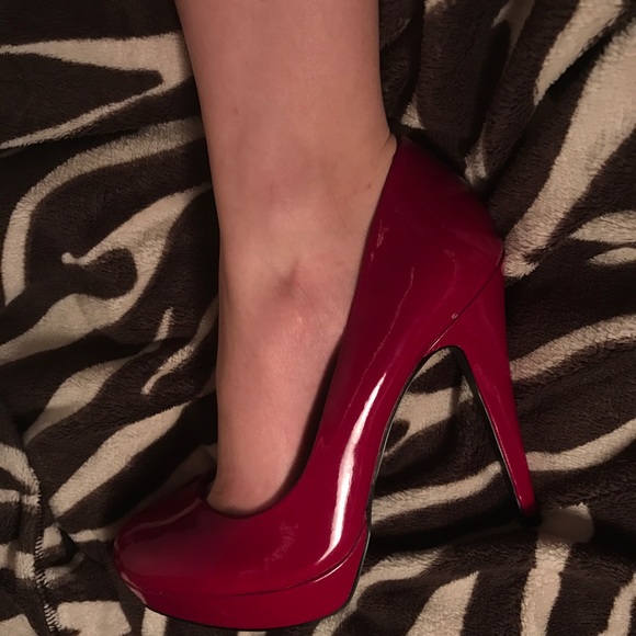 G by guess red heels / pumps / stilettos - Picture 2 of 4