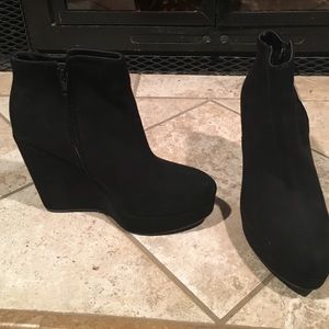 Forever 21 Black Suede Booties. ONLY WORN ONCE.