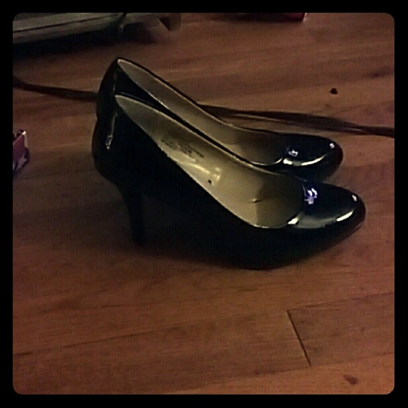 Black highheels
