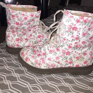 combat boots