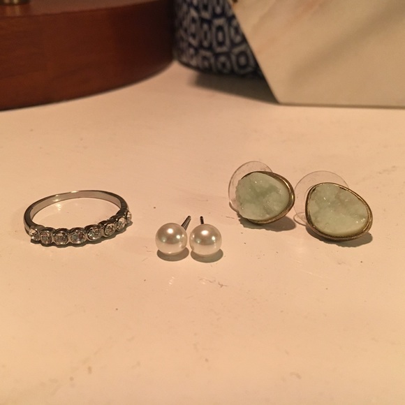 Jewelry Bundle - Picture 1 of 4
