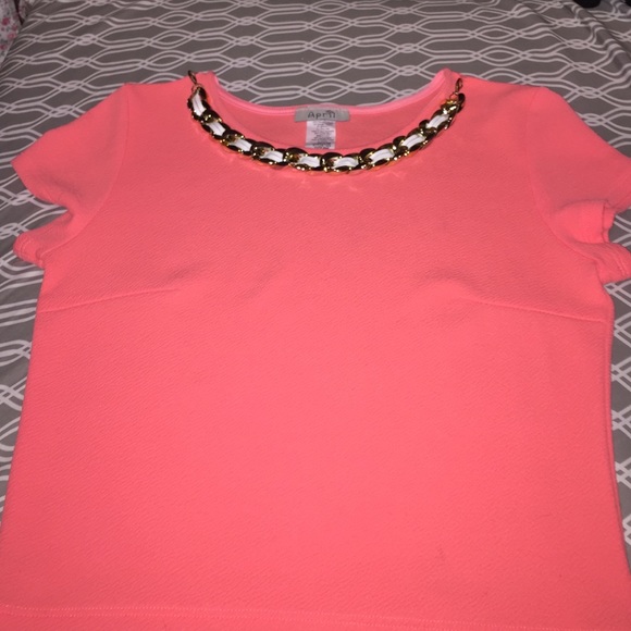 crop top with removable necklace