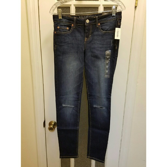 NWT distressed jeggings #7
