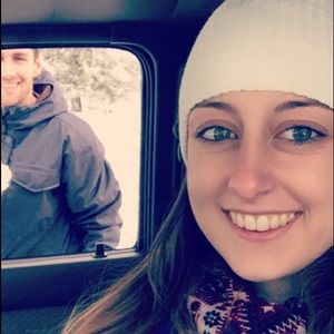 Meet your Posher, Danielle