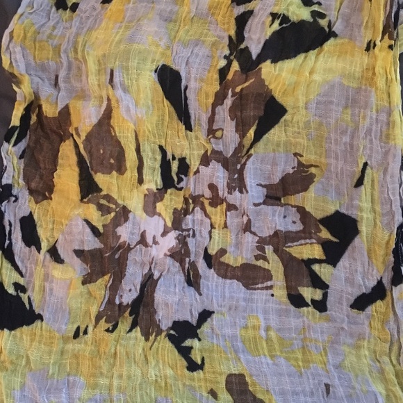 Loft Scarf - Picture 3 of 4