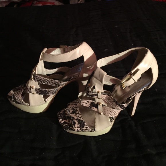 Snake skin heels - Picture 2 of 4
