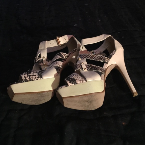 Snake skin heels - Picture 4 of 4