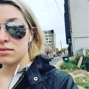Meet your Posher, Carly