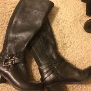 Size 7 leather boot.