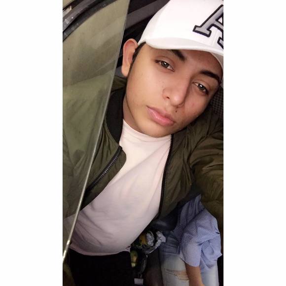 Meet your Posher, Jhared - Picture 1 of 1