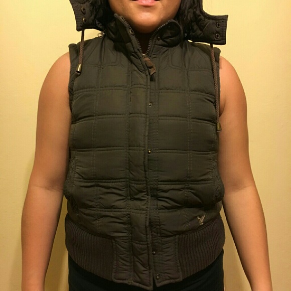 American Eagle Brown puffy vest