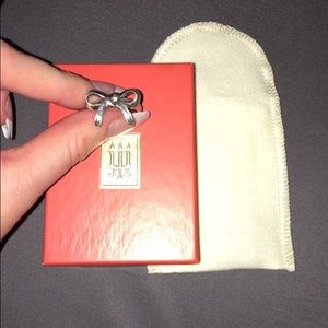 James Avery bow ring