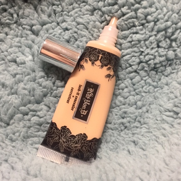 Kat von D concealer