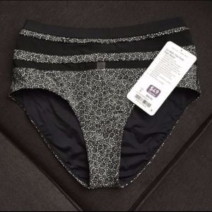 REVERSIBLE Go With the Flow High rise bottoms