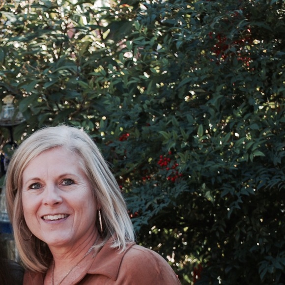 Meet your Posher, Danette - Picture 1 of 1