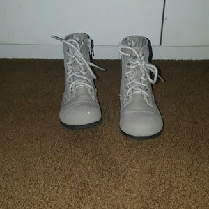 Kids boots